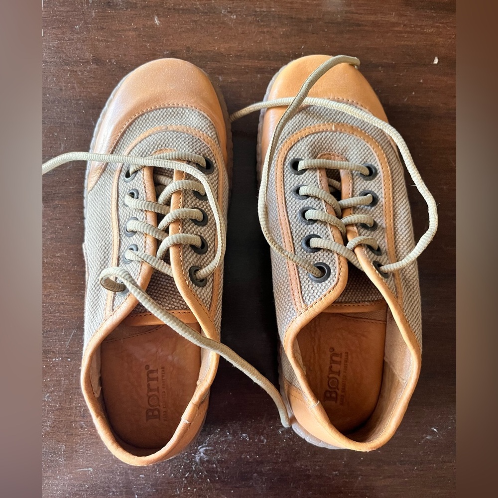 Born leather/canvas walking shoes.